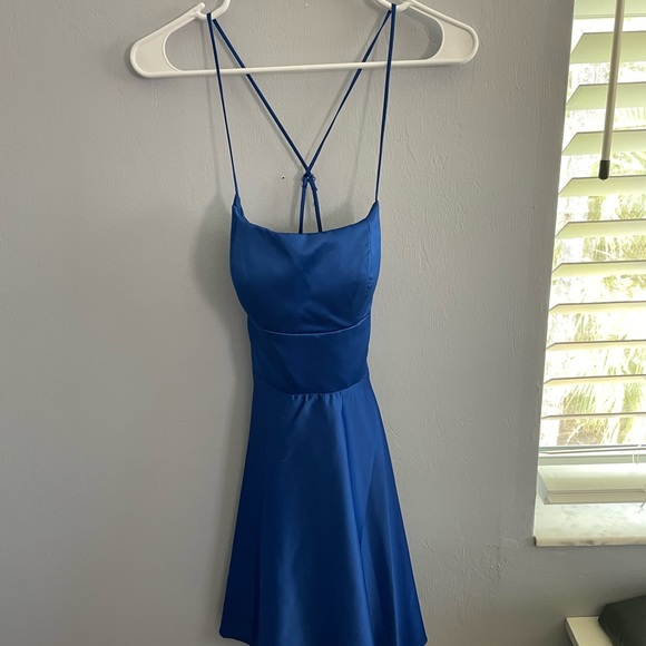 B. Darlin Royal Blue Homecoming Tie Back Dress Size 3/4 juniors - Picture 2 of 3